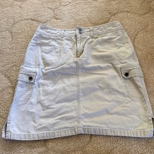 Eddie bauer women’s size 6 Jean skirt cargo style color tan